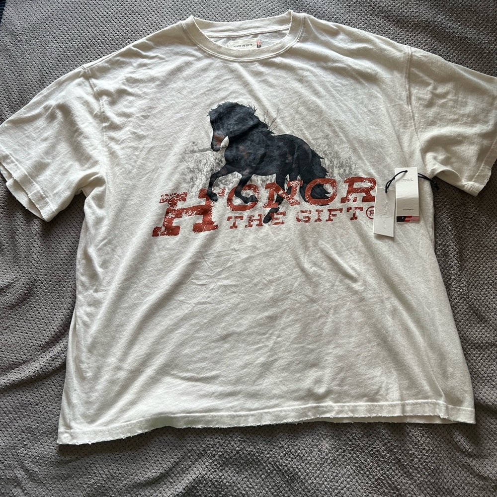 Honor the gift horse graphic tee